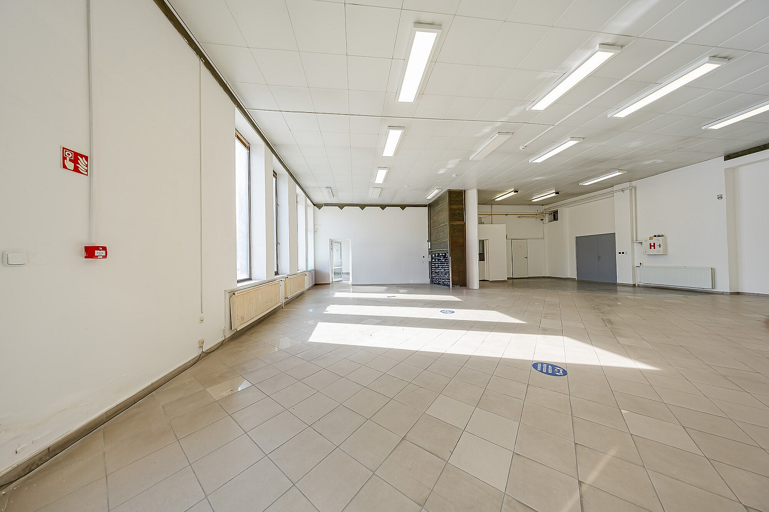 Pronájem obchodních prostor 299 m² ve Starém Městě – další