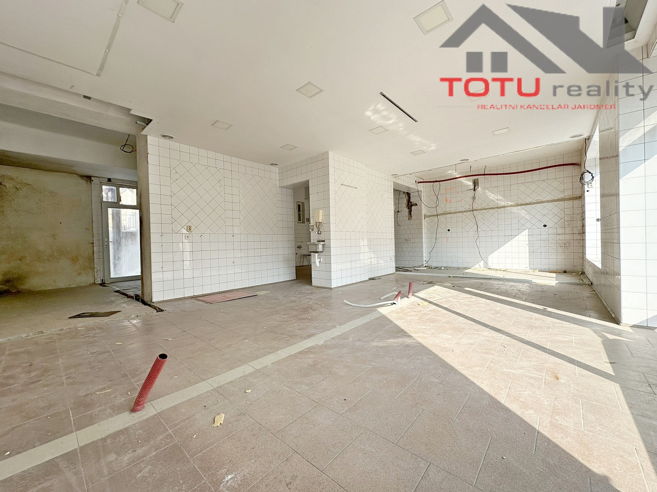 Pronájem obchodních prostor 75 m² – fotografie 5