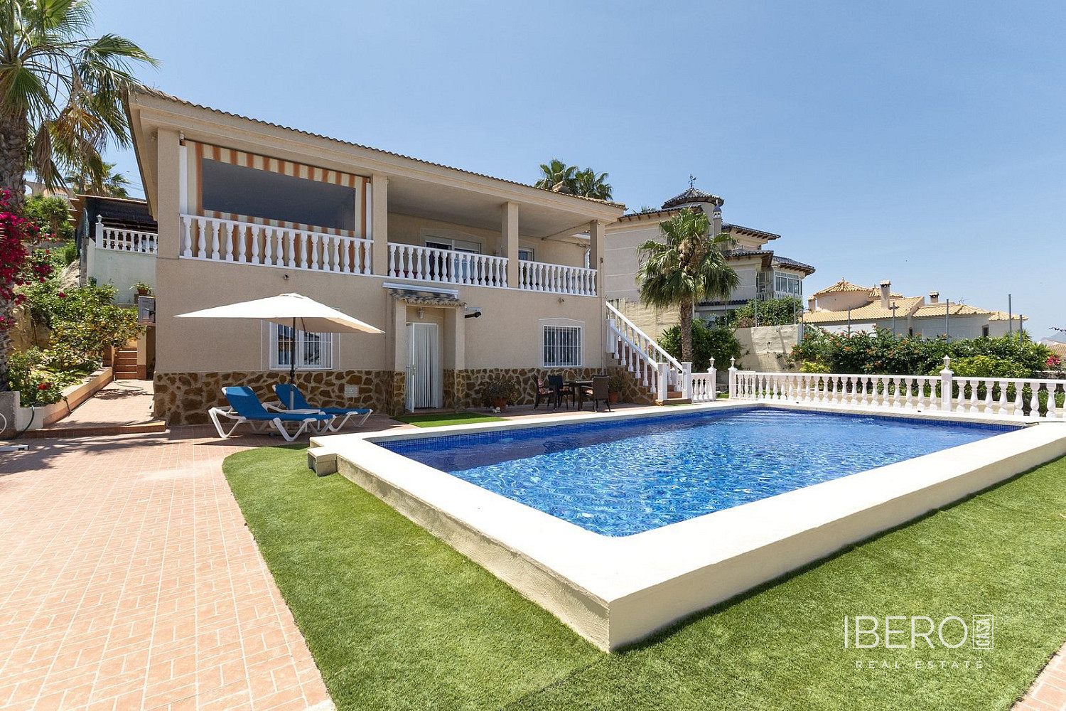 Prodej domu 272 m² s pozemkem 1 025 m²