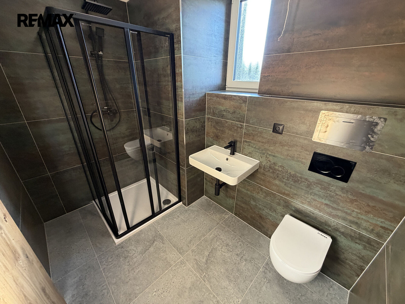 Pronájem bytu 2+kk 44 m² – fotografie 2