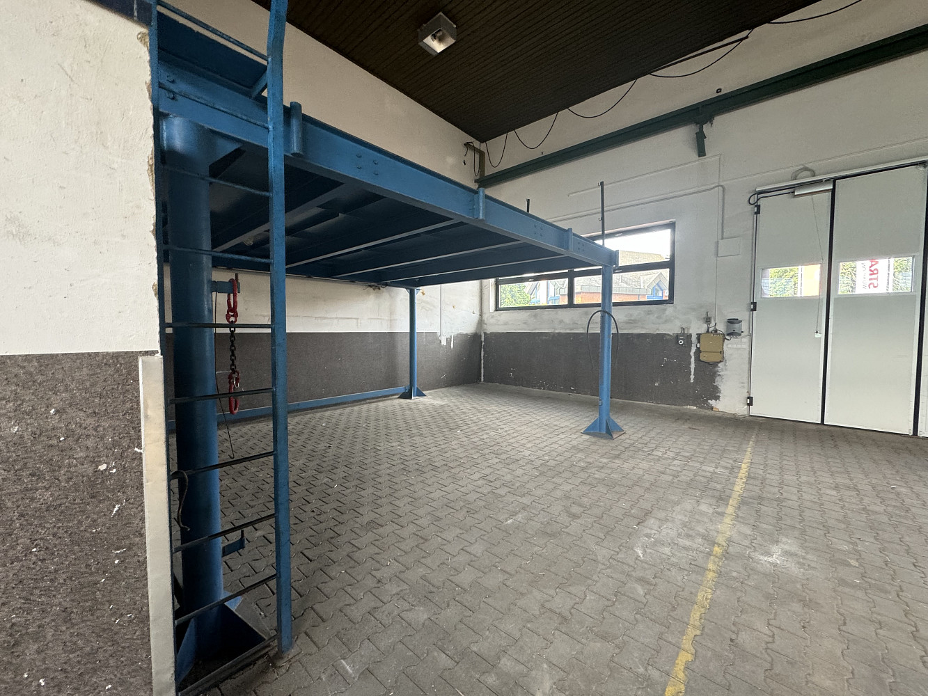 Pronájem výrobních prostor 260 m² – fotografie 5