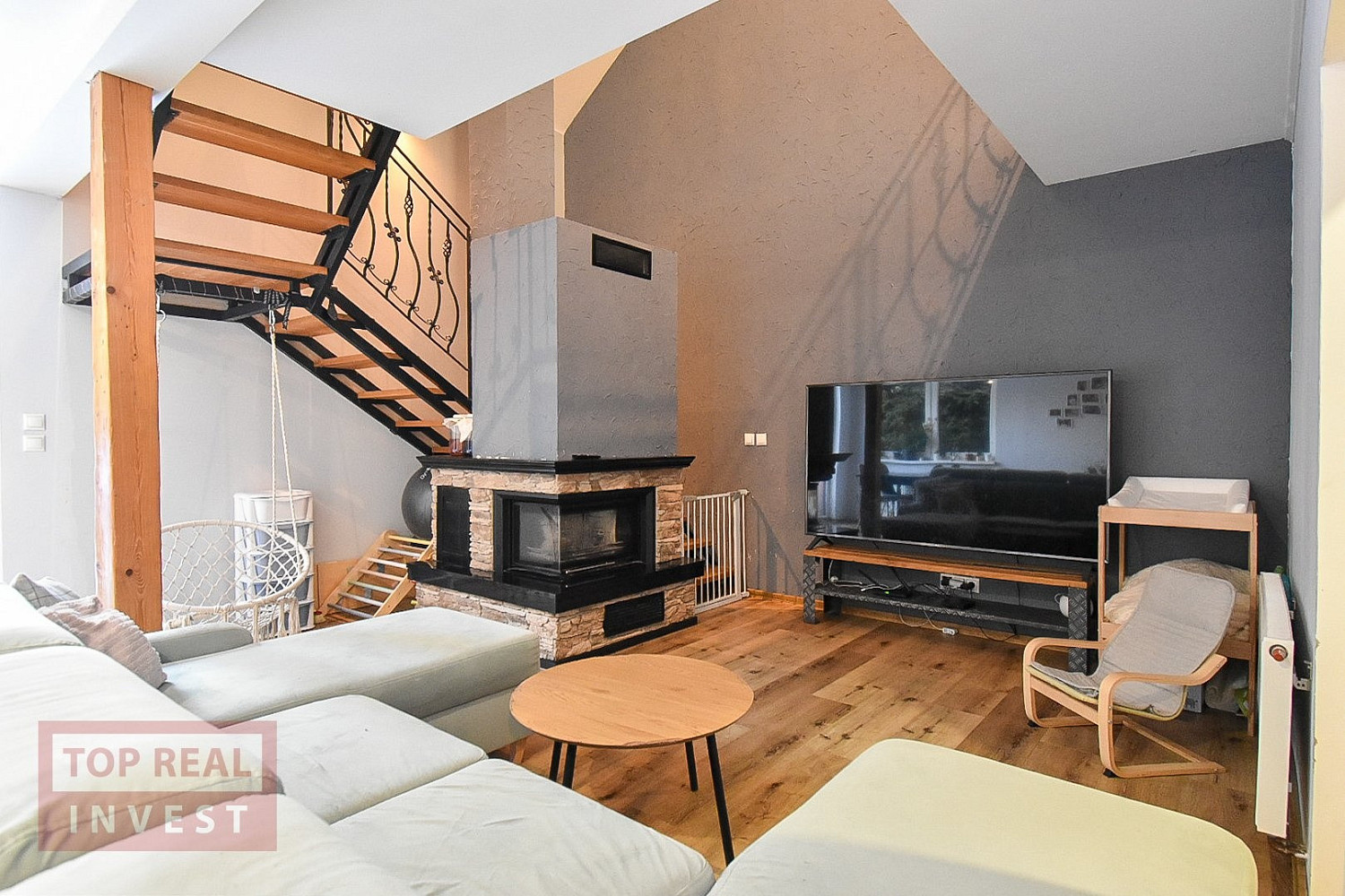 Prodej domu 238 m² s pozemkem 1 069 m²