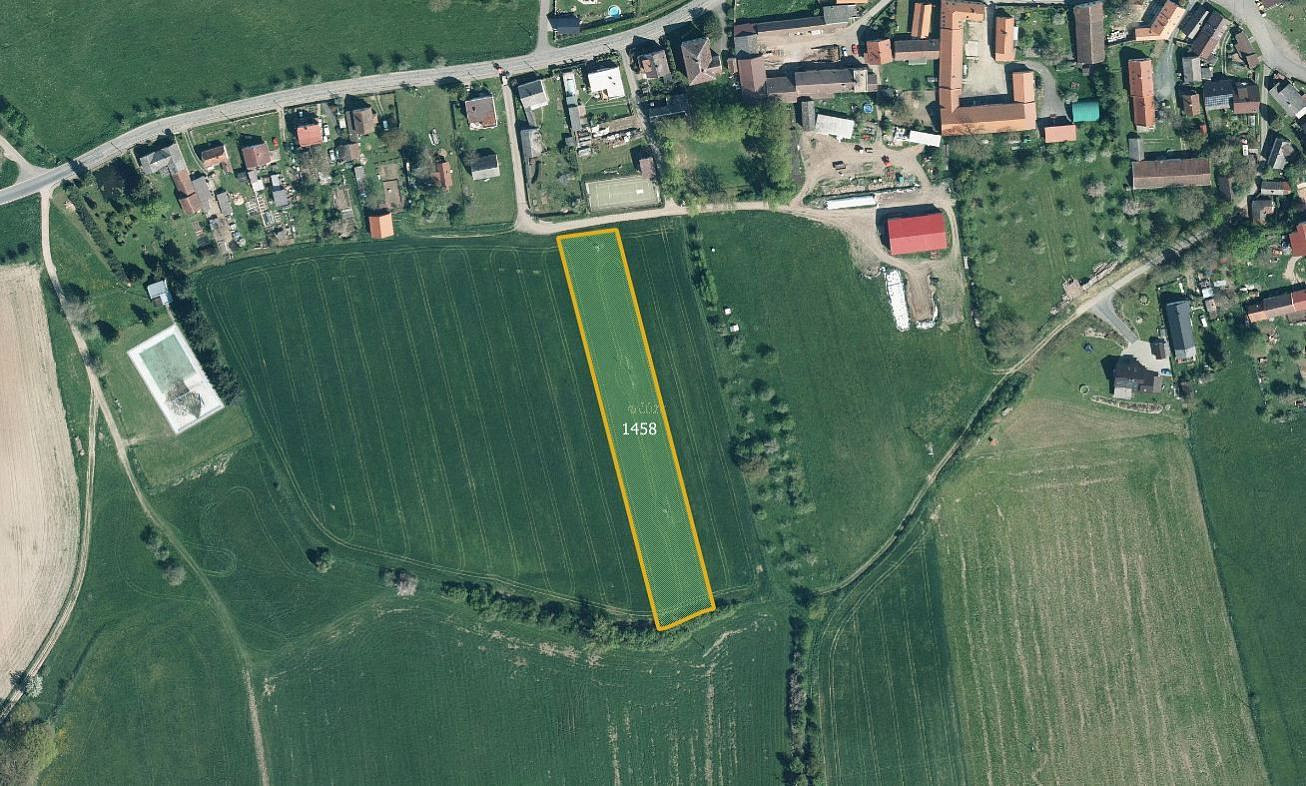 Prodej pole 4 869 m²