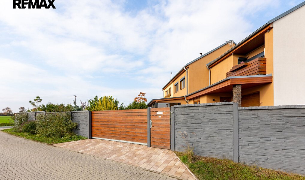 Prodej domu 199 m² s pozemkem 524 m², Hovorčovice – náhled fotky 32