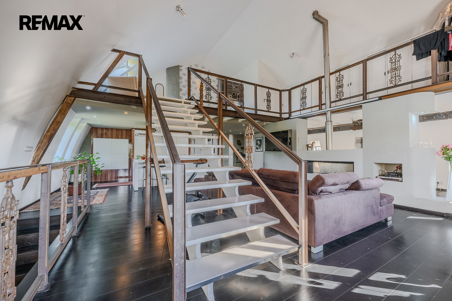 Prodej domu 750 m² s pozemkem 8 338 m² - Näkymä 5