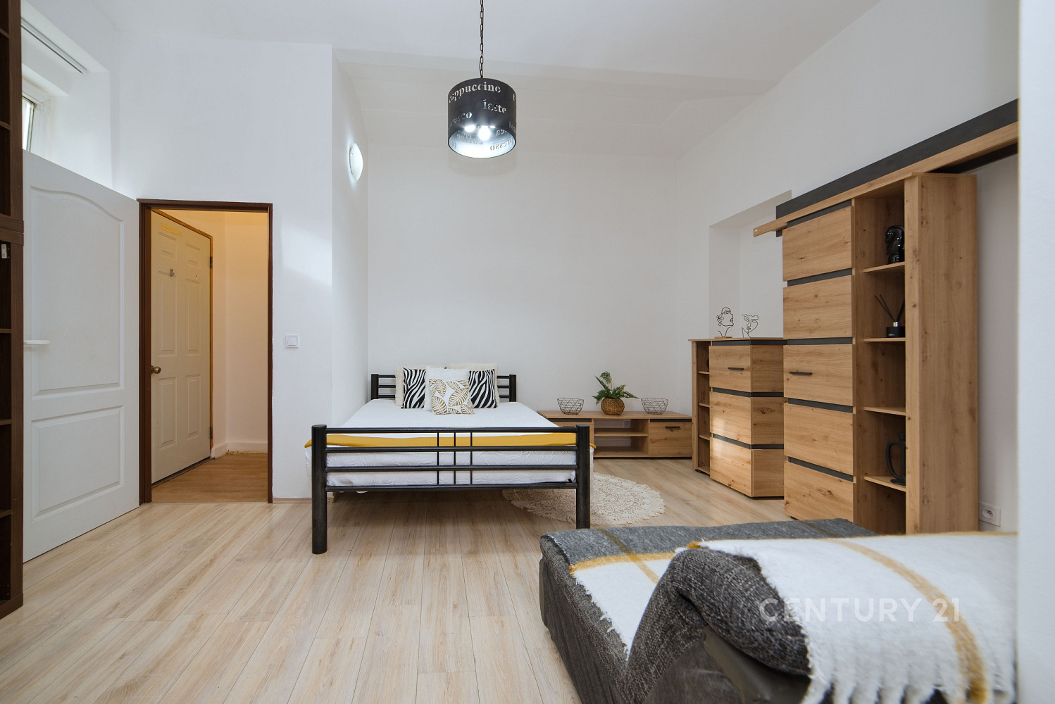 Pronájem bytu 1+kk 28 m²