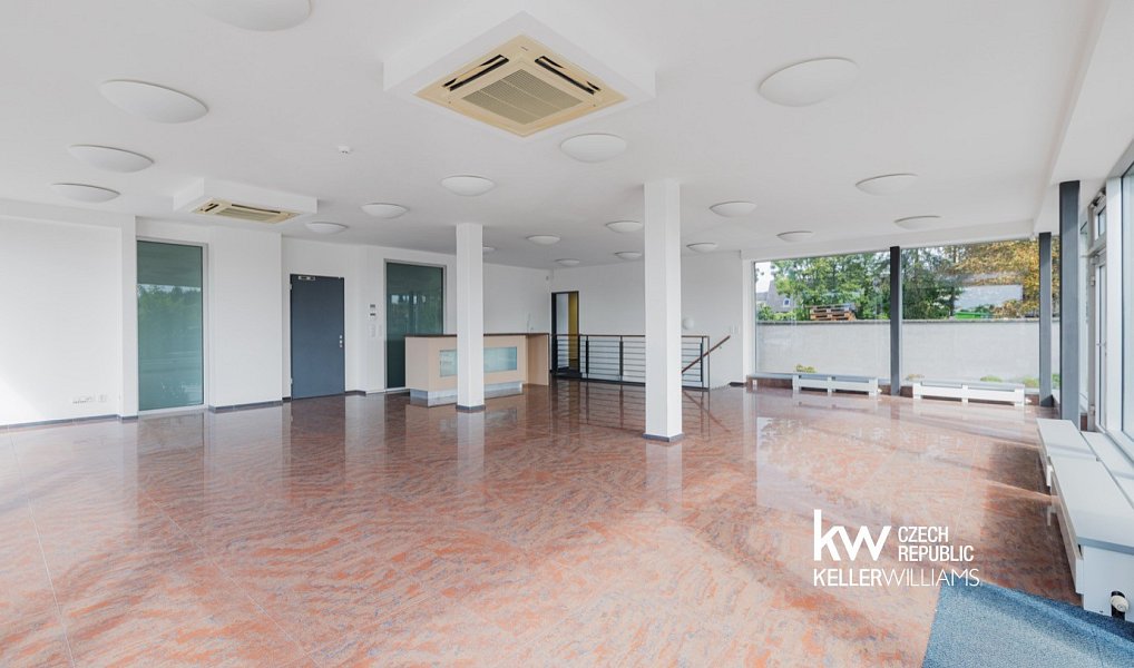 Pronájem obchodních prostor 325 m², Praha – náhled fotky 4