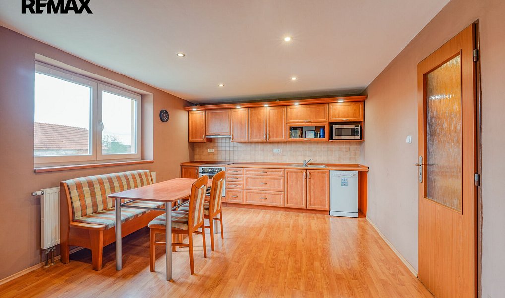 Prodej domu 220 m² s pozemkem 1 917 m², Pernarec – náhled fotky 15