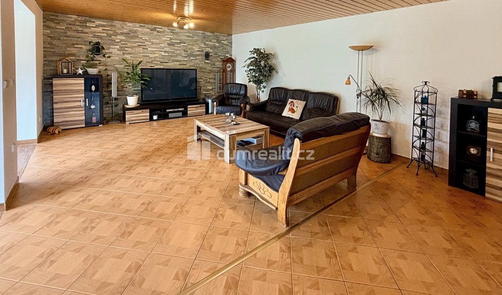 Prodej domu 200 m² s pozemkem 2 055 m², Žeranovice – náhled fotky 7