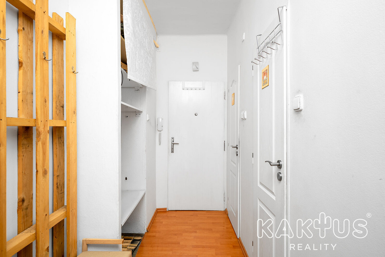 Pronájem bytu 2+1 53 m² – fotografie 2