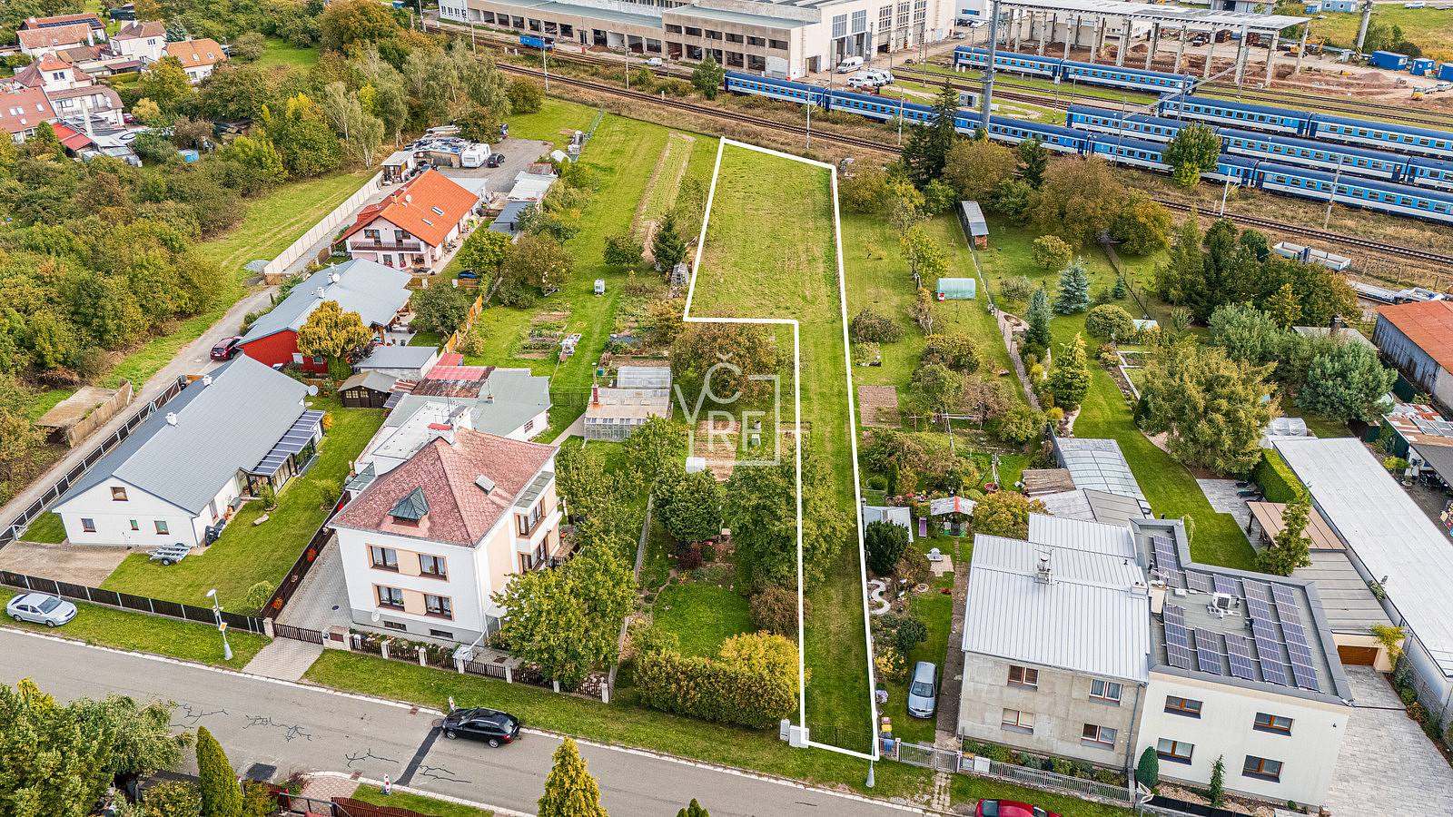 Prodej stavebního pozemku 1 384 m² – další