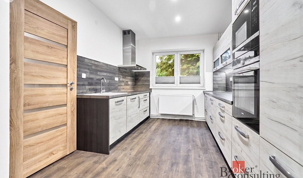 Prodej domu 190 m² s pozemkem 1 100 m², Kraslice – náhled fotky 2