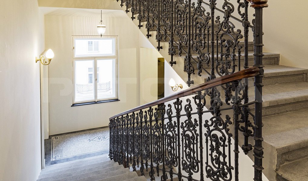 Pronájem kanceláře 384 m², Praha – náhled fotky 9