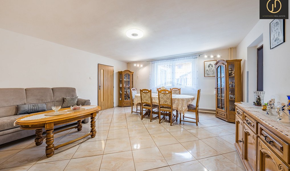 Prodej domu 262 m² s pozemkem 2 342 m², Chožov – náhled fotky 12