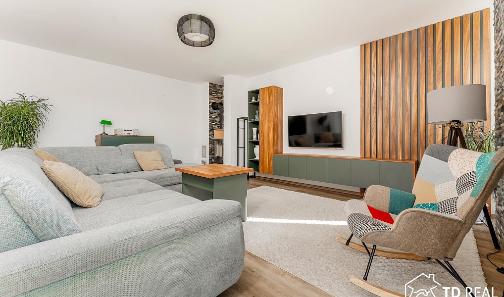 Prodej domu 207 m² s pozemkem 1 077 m², Syrovice – náhled fotky 14