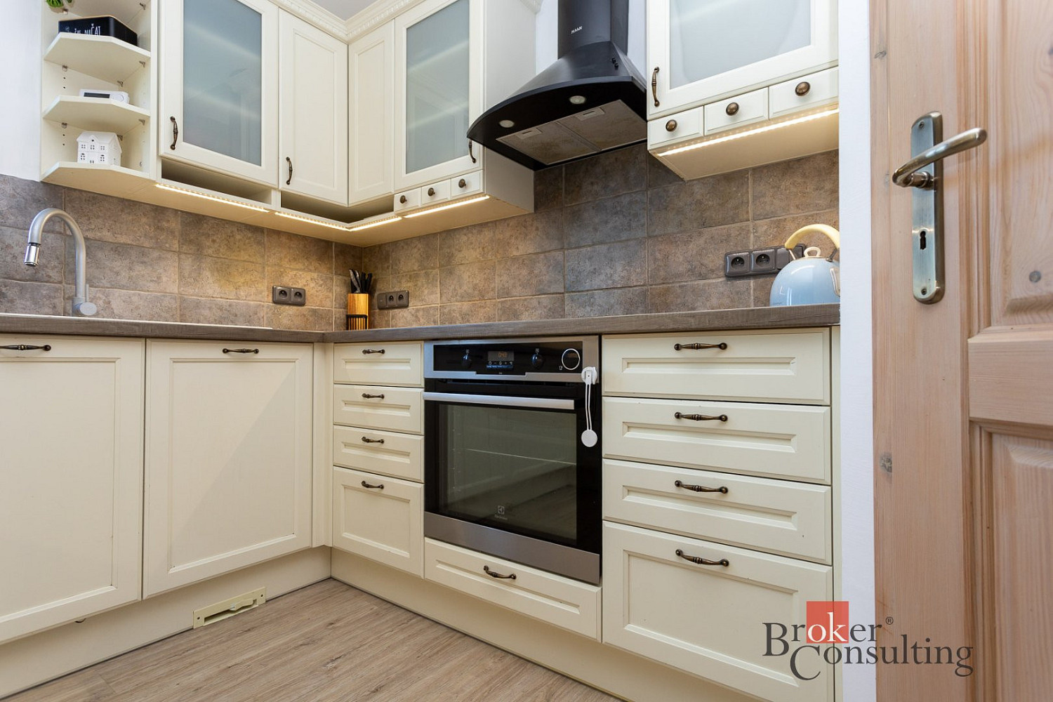 Prodej domu 200 m² s pozemkem 926 m² – fotografie 4