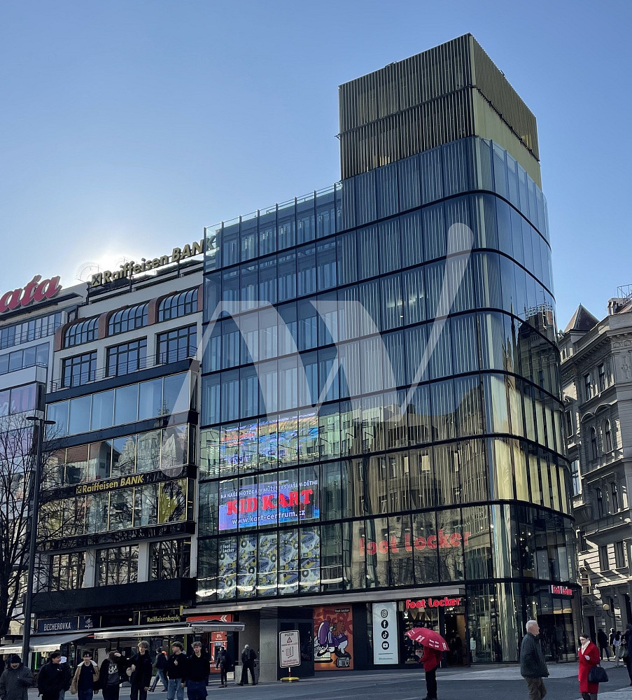 Pronájem kanceláře 353 m²