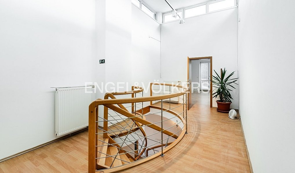 Pronájem domu 801 m² s pozemkem 1 299 m², Praha – náhled fotky 12