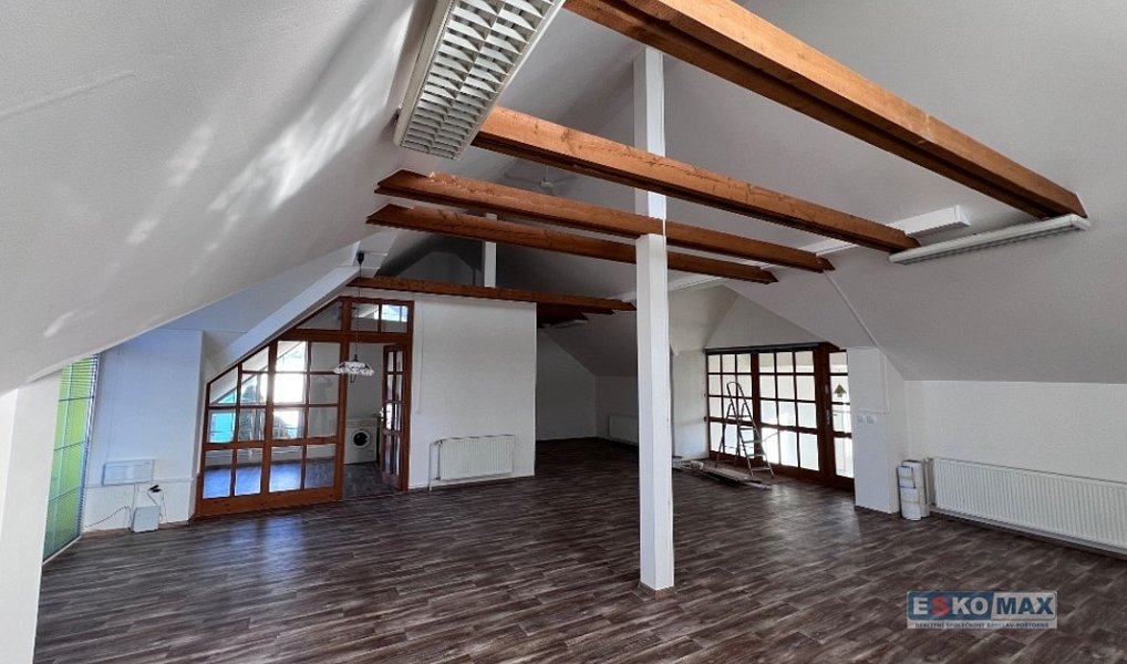Pronájem bytu 2+1 100 m², Břeclav – náhled fotky 8
