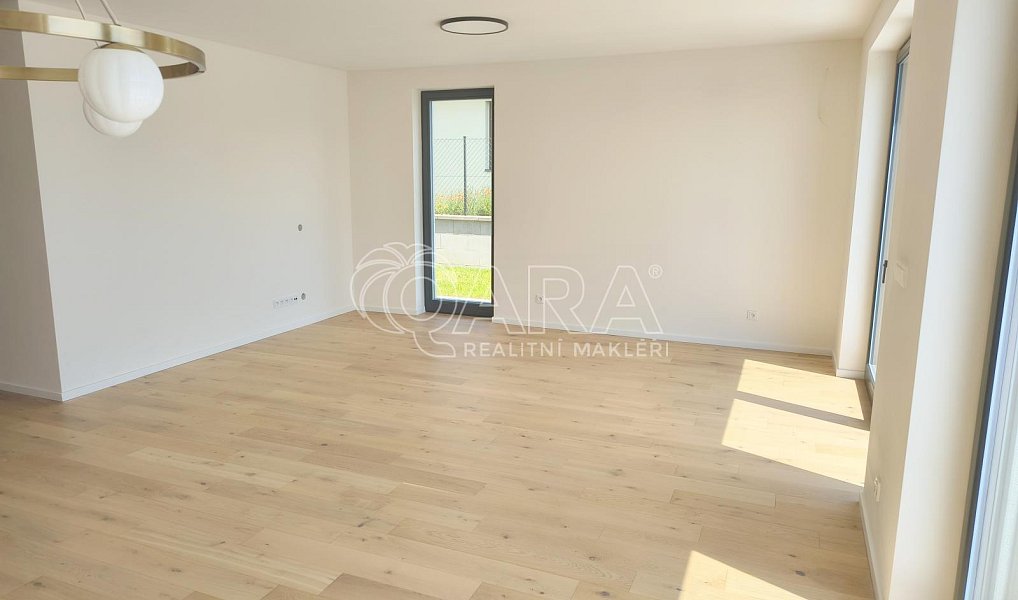 Pronájem bytu 4+kk 106 m², Vysoký Újezd – náhled fotky 3