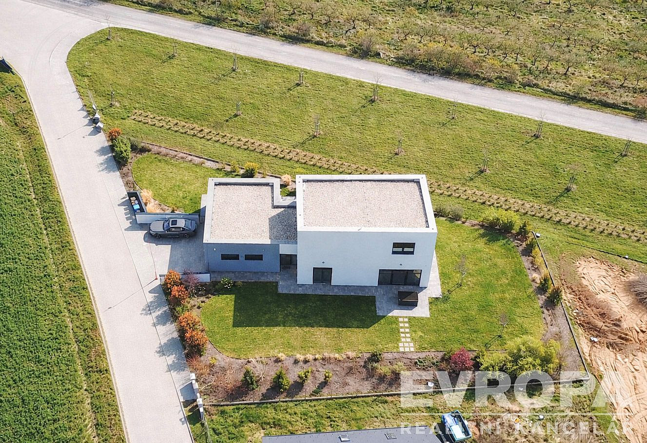 Prodej domu 229 m² s pozemkem 1 120 m² – pohled 4