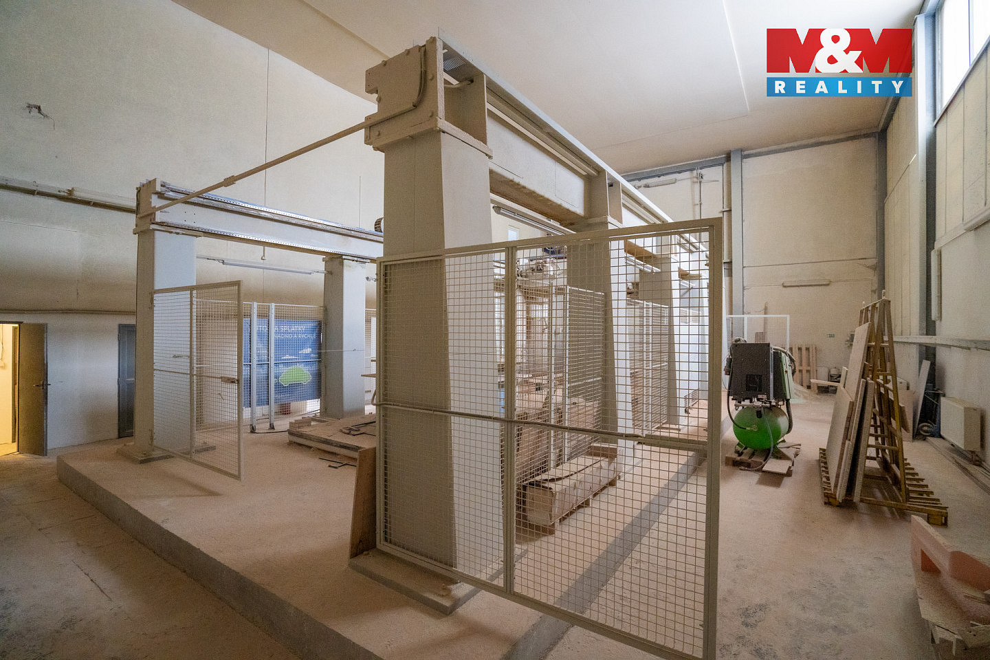 Prodej výrobních prostor 1 511 m² – fotografie 4