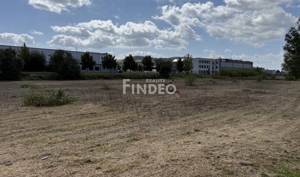 Prodej komerčního pozemku 5 601 m², Králův Dvůr – náhled fotky 21