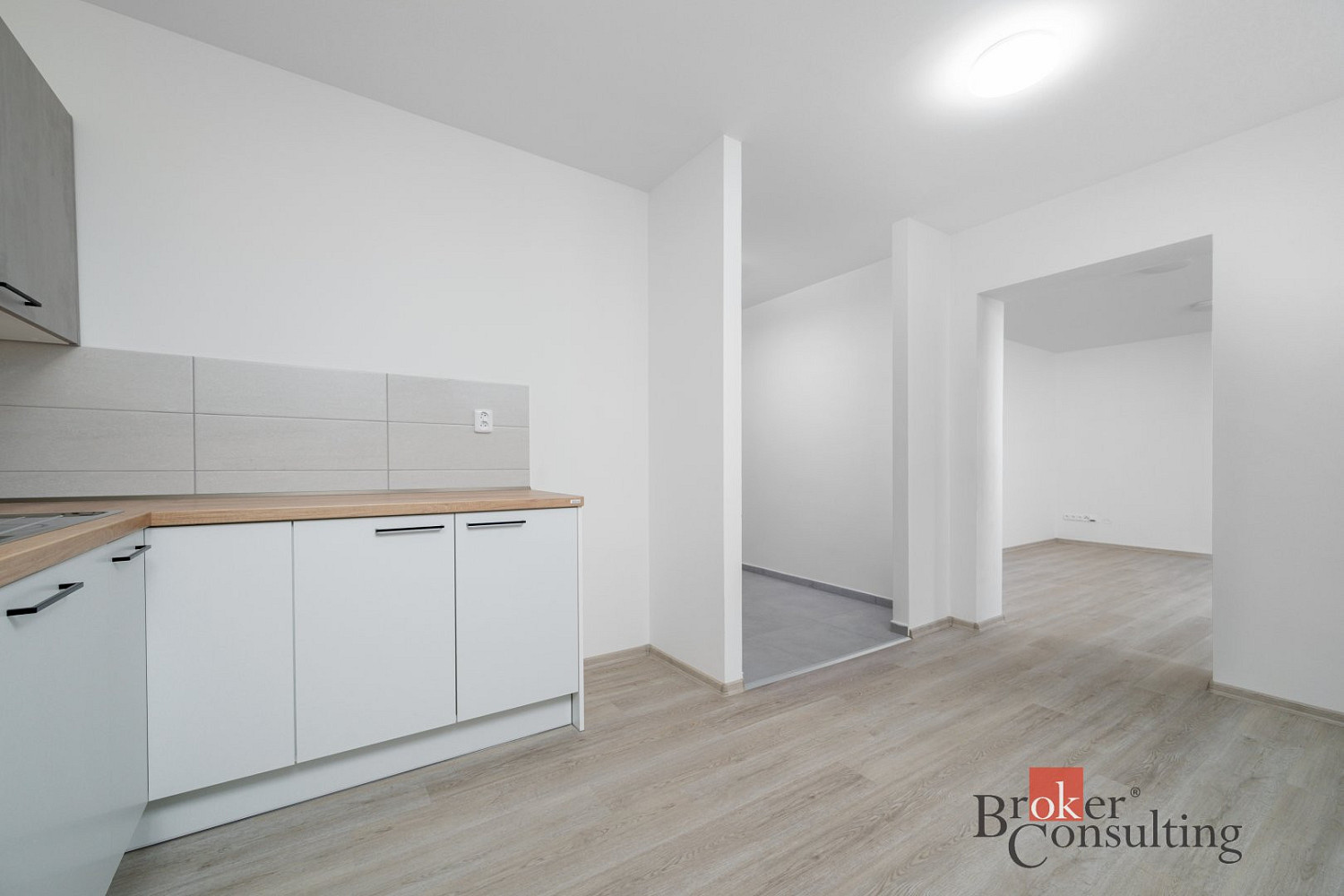 Pronájem bytu 1+1 37 m² – fotografie 4