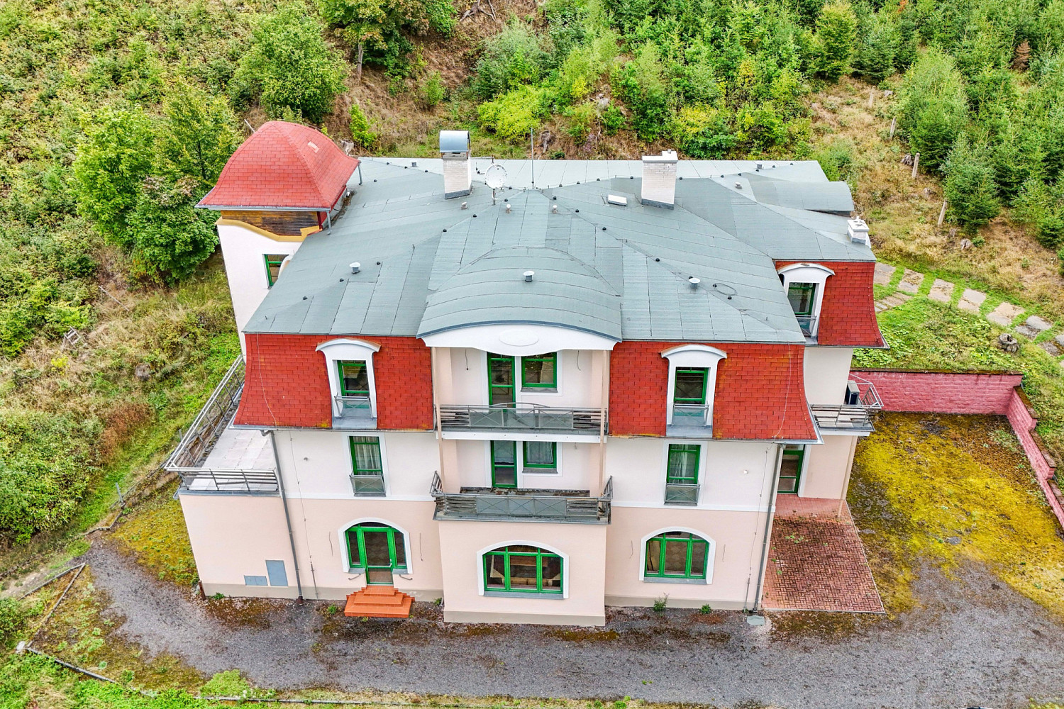 Prodej domu 899 m² s pozemkem 1 593 m² – fotografie 3