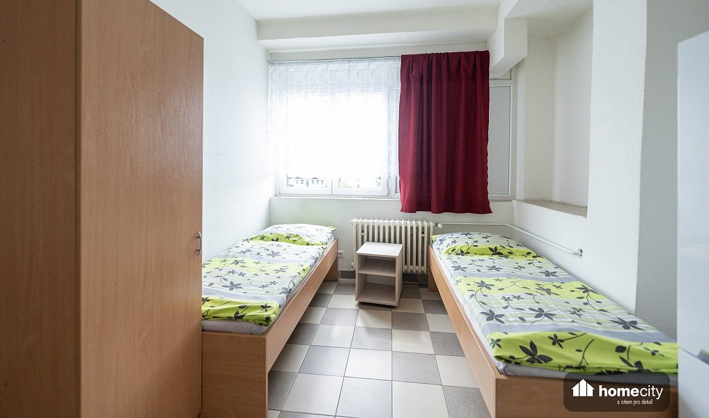 Prodej ubytovacího objektu 1 660 m², Hradec Králové – náhled fotky 17