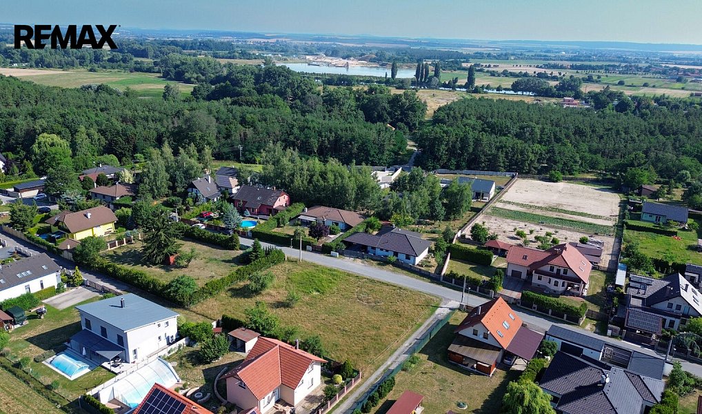 Prodej stavebního pozemku 1 438 m², Záryby – náhled fotky 3