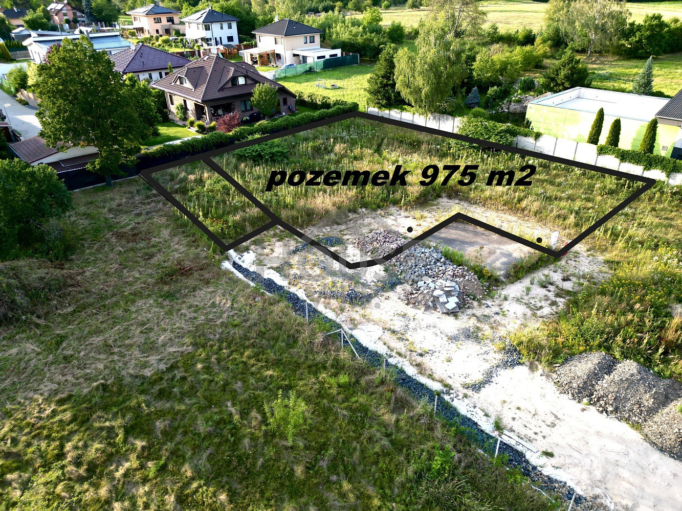 Prodej stavebního pozemku 975 m² – fotografie 3