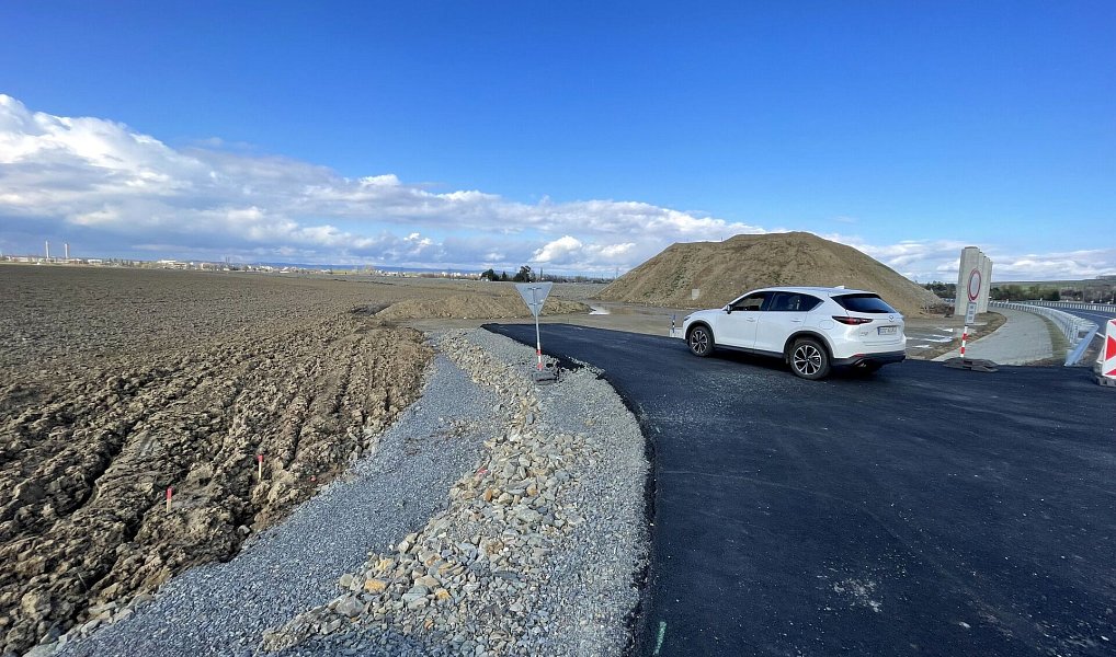 Prodej komerčního pozemku 1 456 m², Bochoř – náhled fotky 2