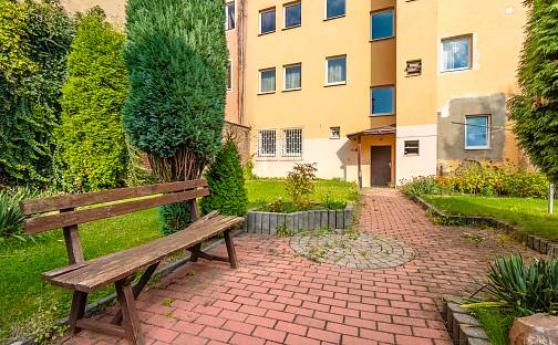 Pronájem bytu 2+1 64 m², Zemská, Teplice