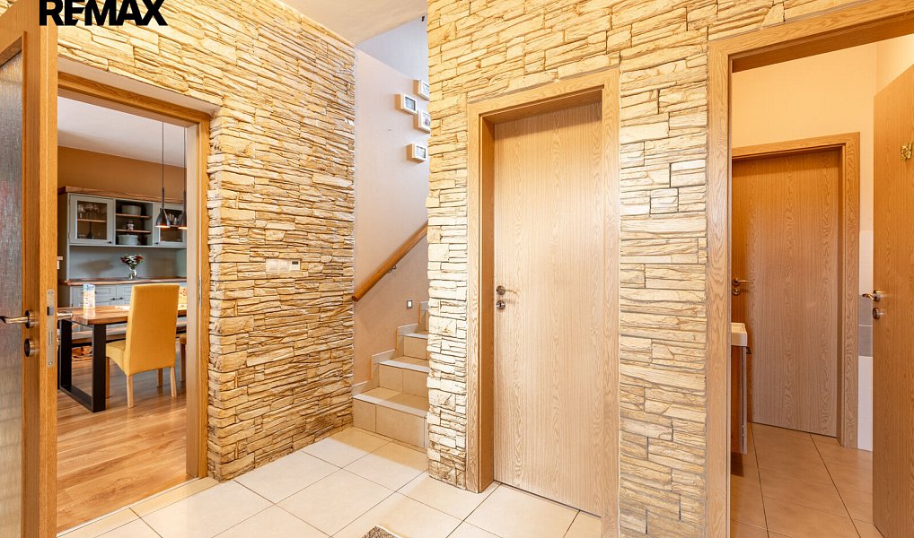 Prodej domu 199 m² s pozemkem 524 m², Hovorčovice – náhled fotky 18
