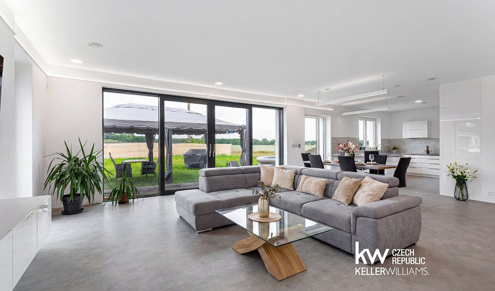 Prodej domu 212 m² s pozemkem 1 982 m², Choťánky – náhled fotky 4