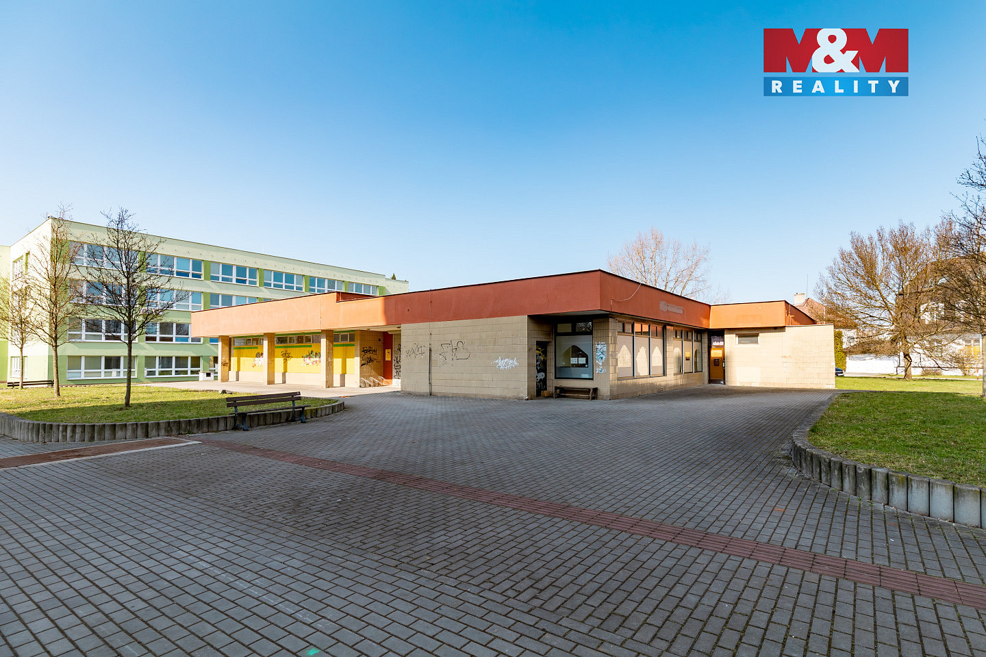 Prodej obchodních prostor 1 150 m² — photo 2