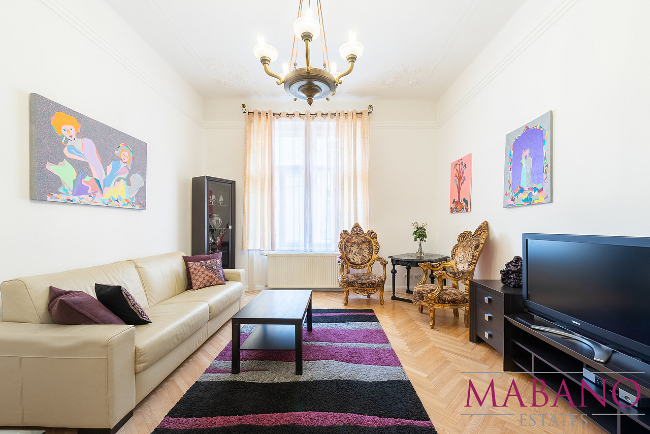 Pronájem bytu 2+1 61 m² – pohled 2