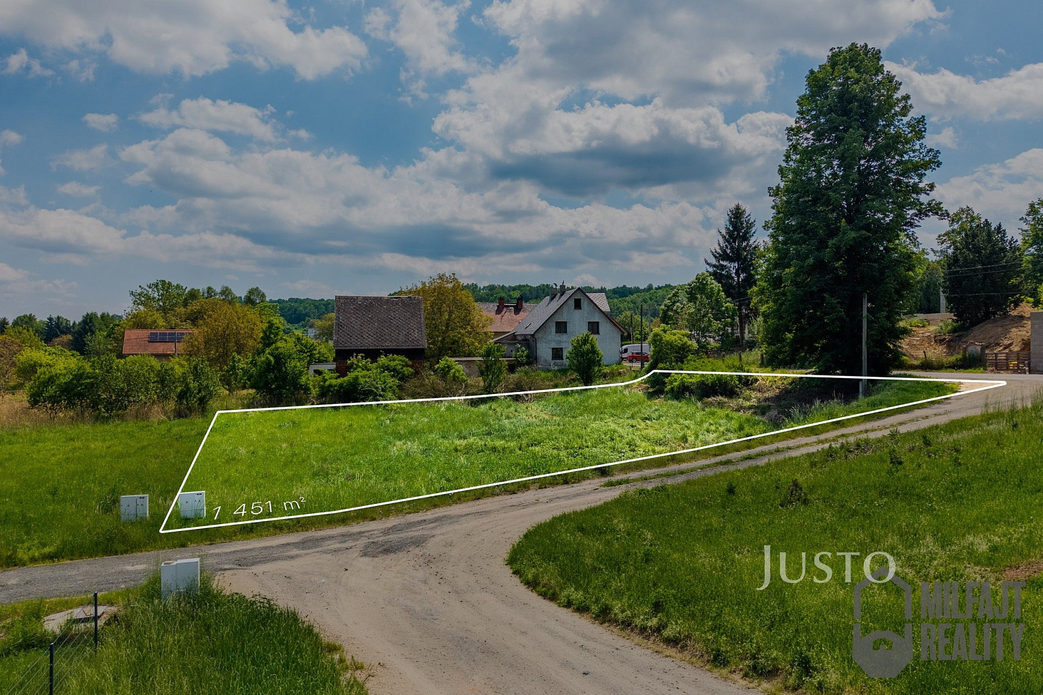 Prodej stavebního pozemku 1 451 m² – fotografie 3