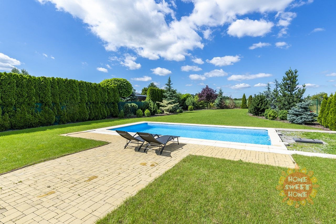 Pronájem domu 550 m² s pozemkem 1 000 m² – fotografie 2