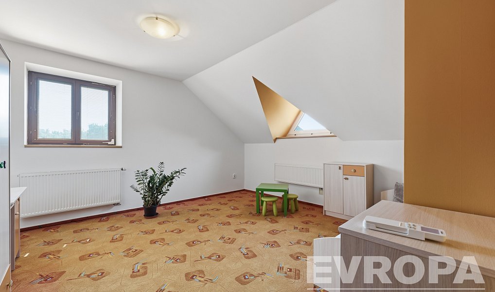 Prodej domu 155 m² s pozemkem 1 058 m², Roudnice – náhled fotky 16