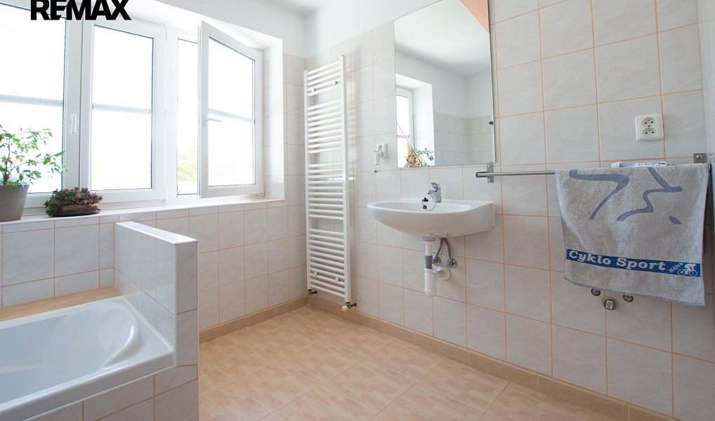 Prodej domu 252 m² s pozemkem 312 m², Jindřichův Hradec – náhled fotky 14