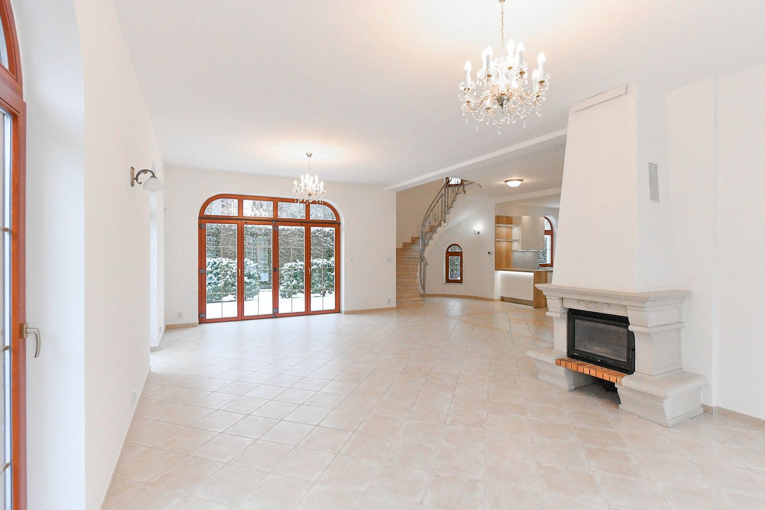 Pronájem domu 255 m² s pozemkem 780 m² – fotografie 3