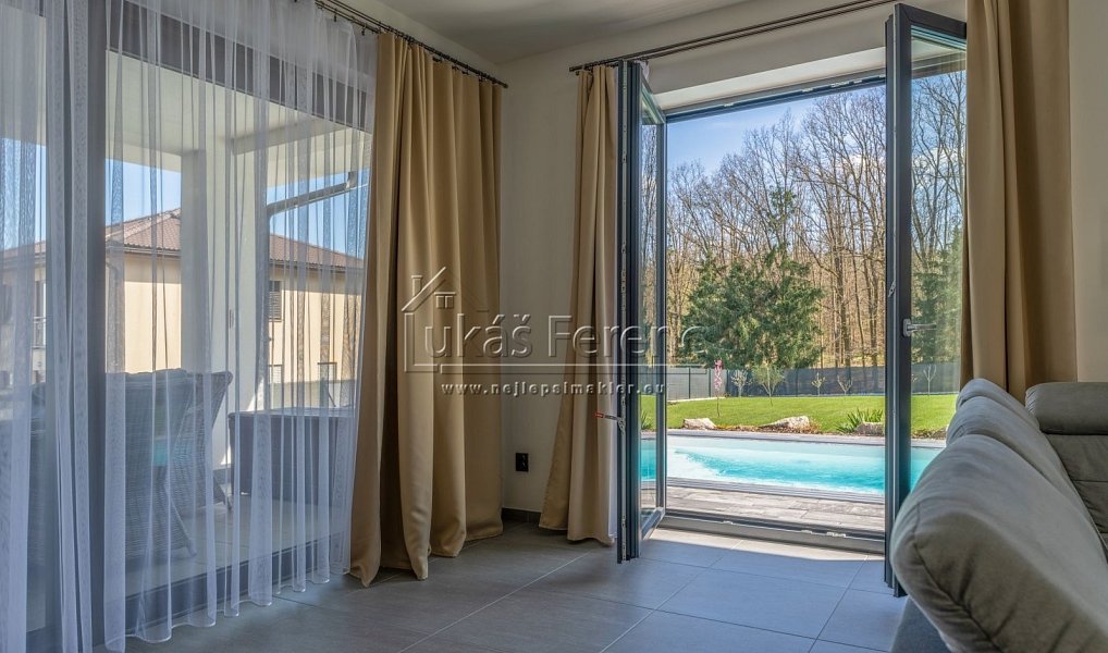 Prodej domu 221 m² s pozemkem 1 950 m², Unhošť – náhled fotky 9