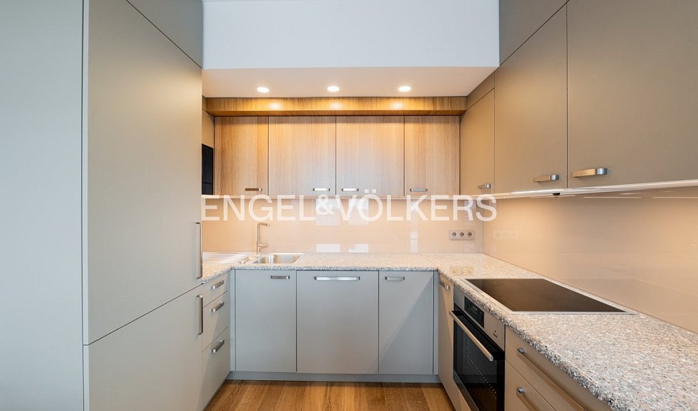 Pronájem bytu 4+kk 131 m², Praha – náhled fotky 4