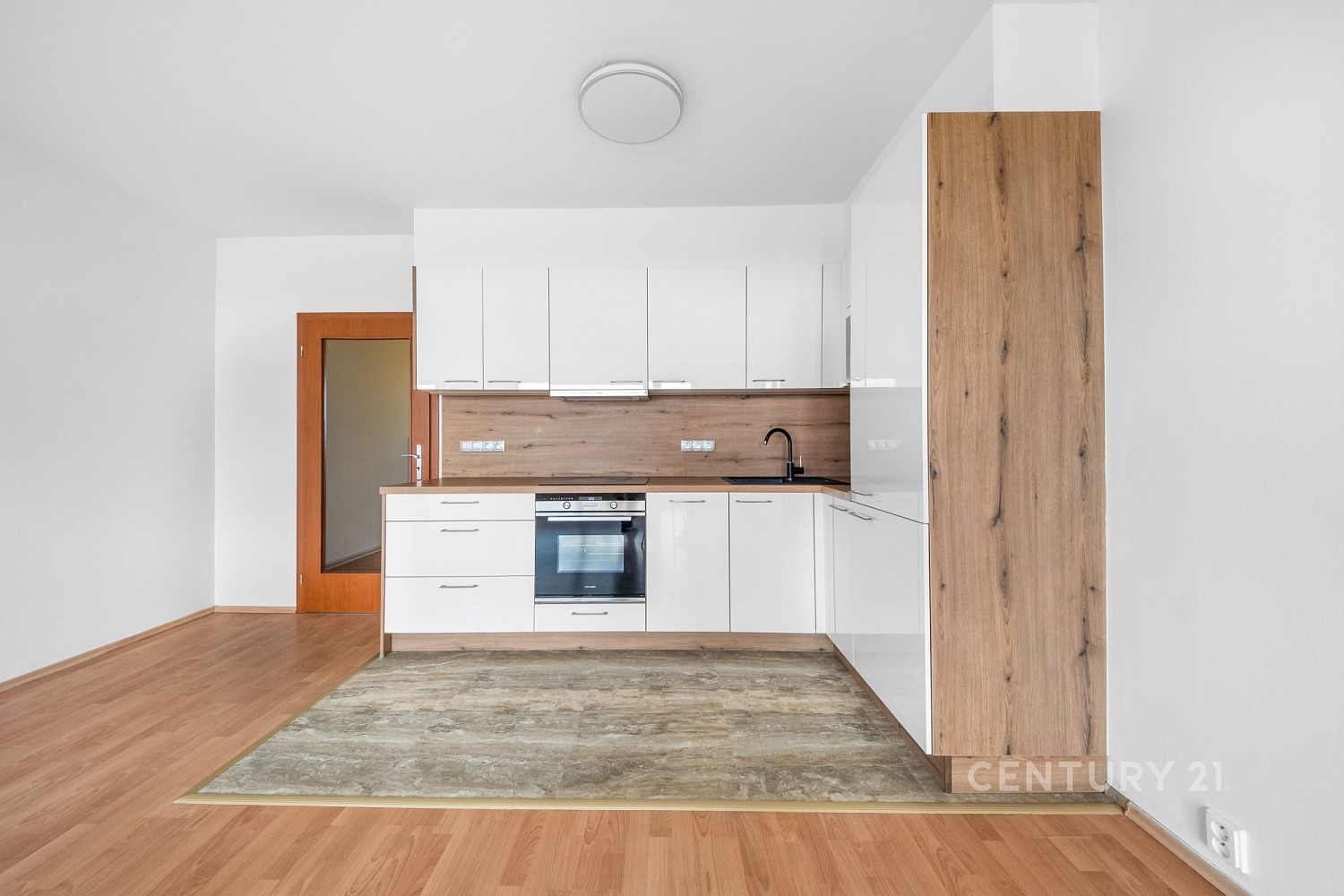 Pronájem bytu 2+kk 64 m²