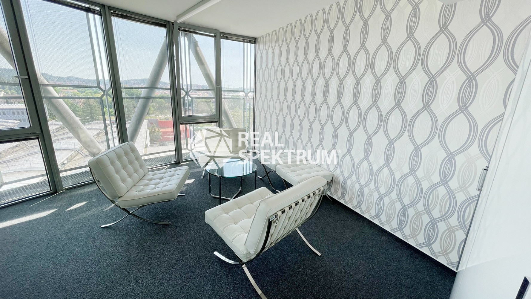 Pronájem kanceláře 76 m² – fotografie 2
