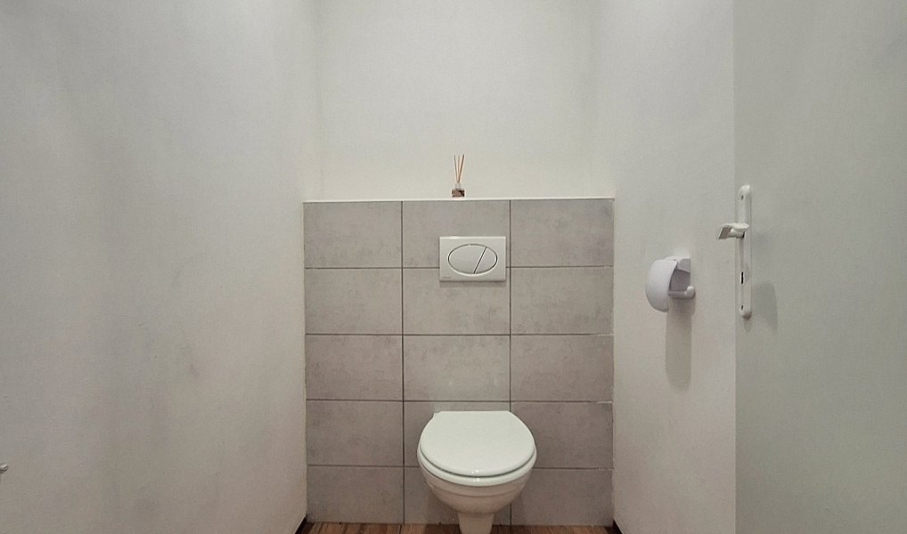 Pronájem obchodních prostor 65 m², Rostoklaty – náhled fotky 4