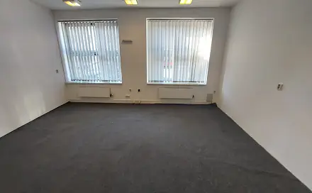 Pronájem kanceláře 27 m², Louny