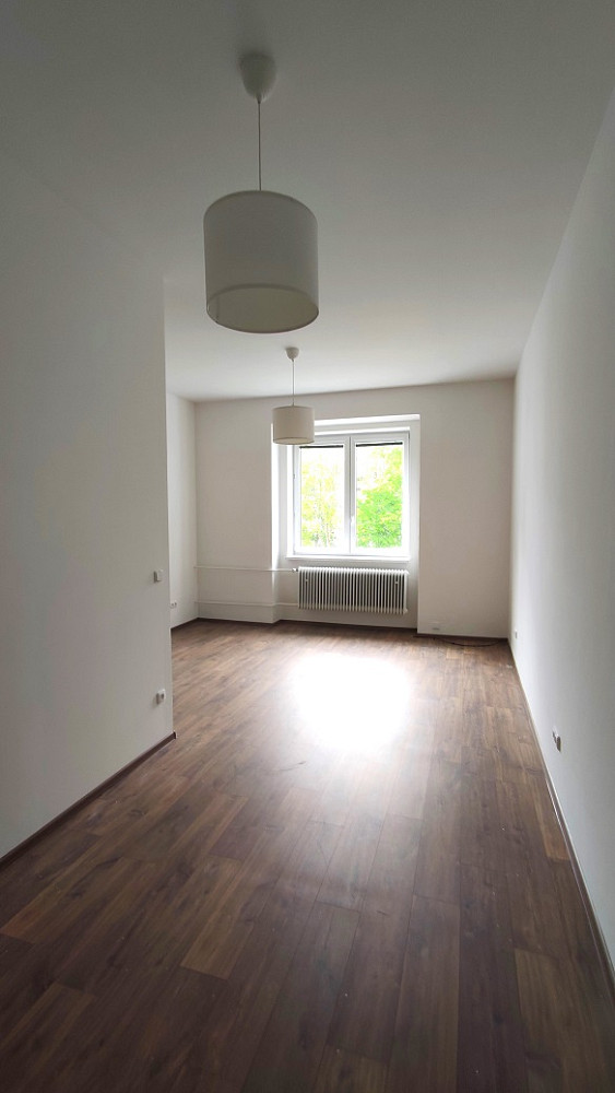 Pronájem kanceláře 91 m² – fotografie 3